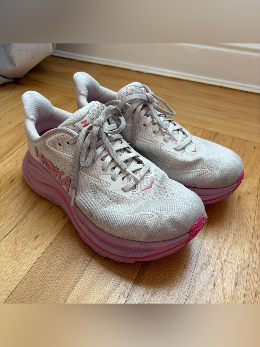 Hoka Clifton 10 Pink Running Shoes (7D)